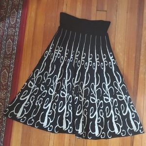 Pull- on knit winter skirt